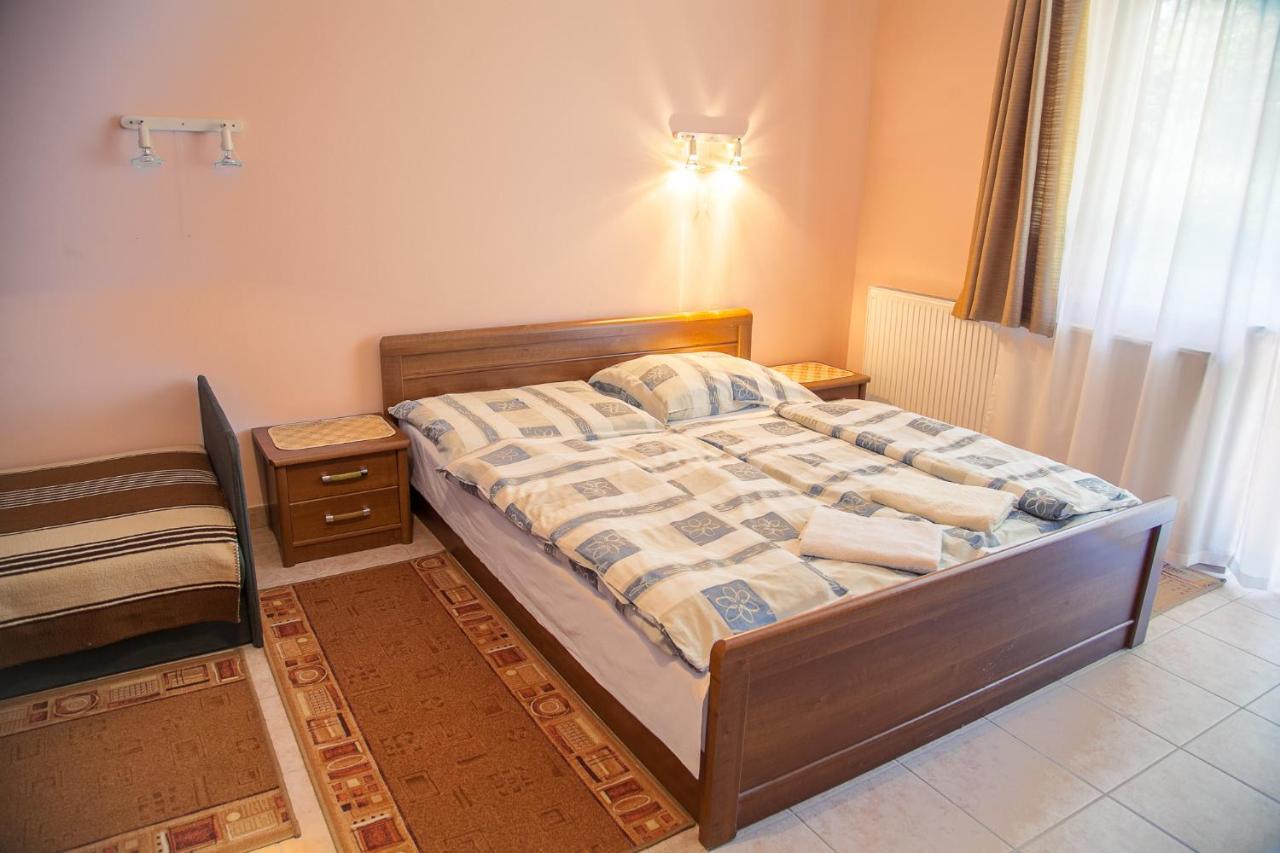 Izabella Panzio Bed & Breakfast Hajduszoboszlo Ngoại thất bức ảnh