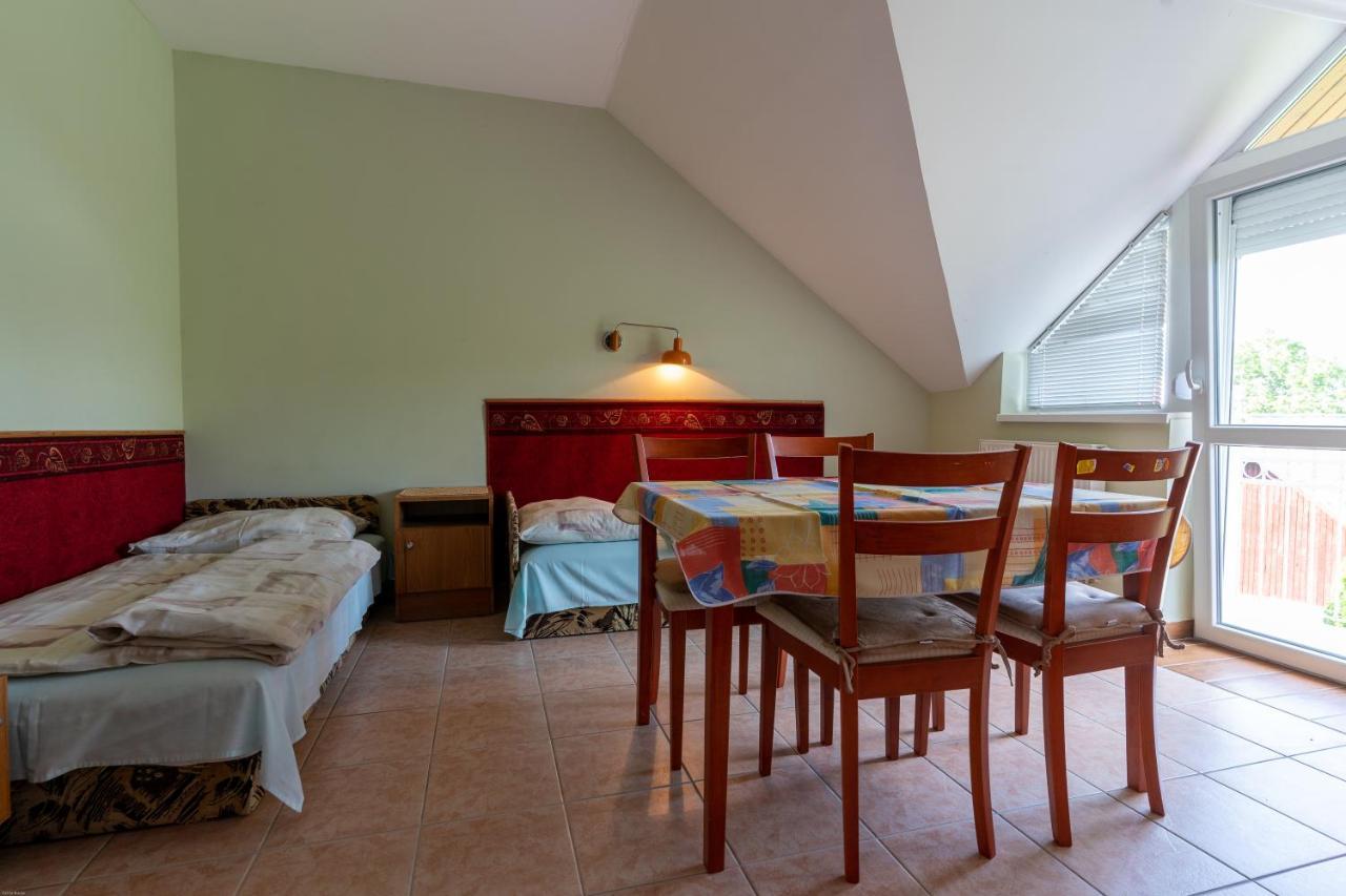 Izabella Panzio Bed & Breakfast Hajduszoboszlo Ngoại thất bức ảnh