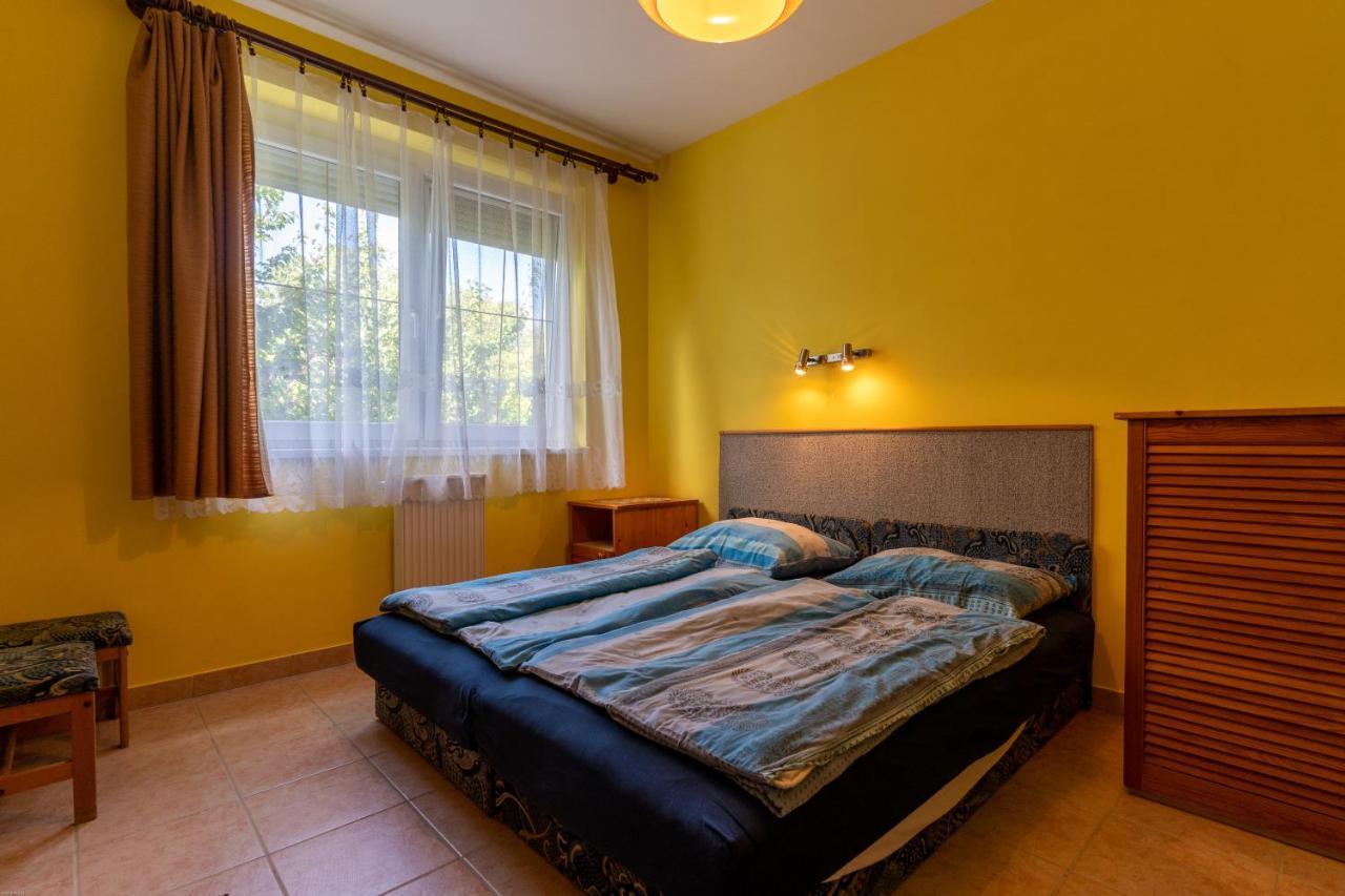 Izabella Panzio Bed & Breakfast Hajduszoboszlo Ngoại thất bức ảnh