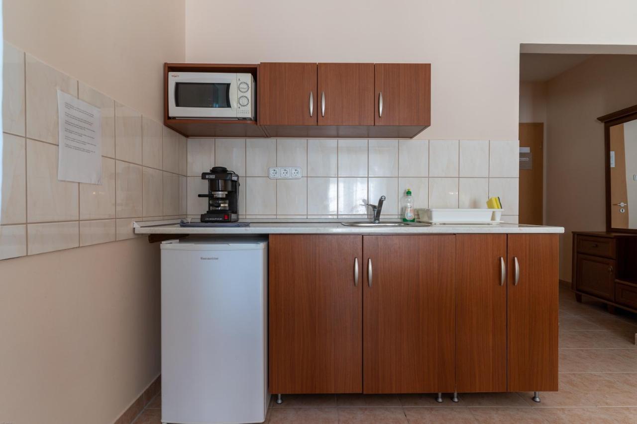 Izabella Panzio Bed & Breakfast Hajduszoboszlo Ngoại thất bức ảnh
